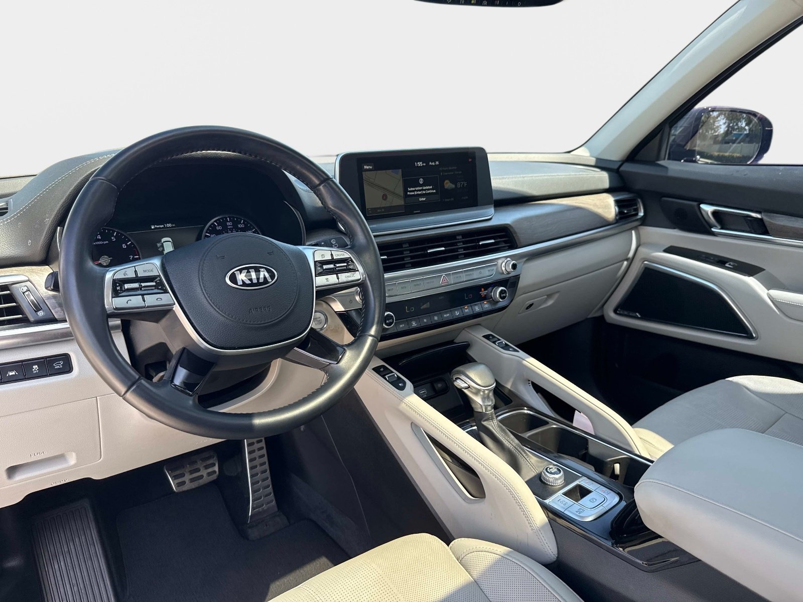 Used 2020 Dark Moss Kia SX image 15
