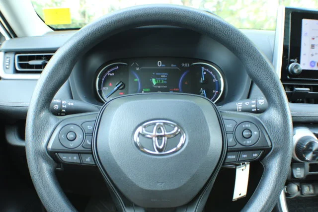 Used 2025 Ice Cap Toyota Hybrid LE image 8