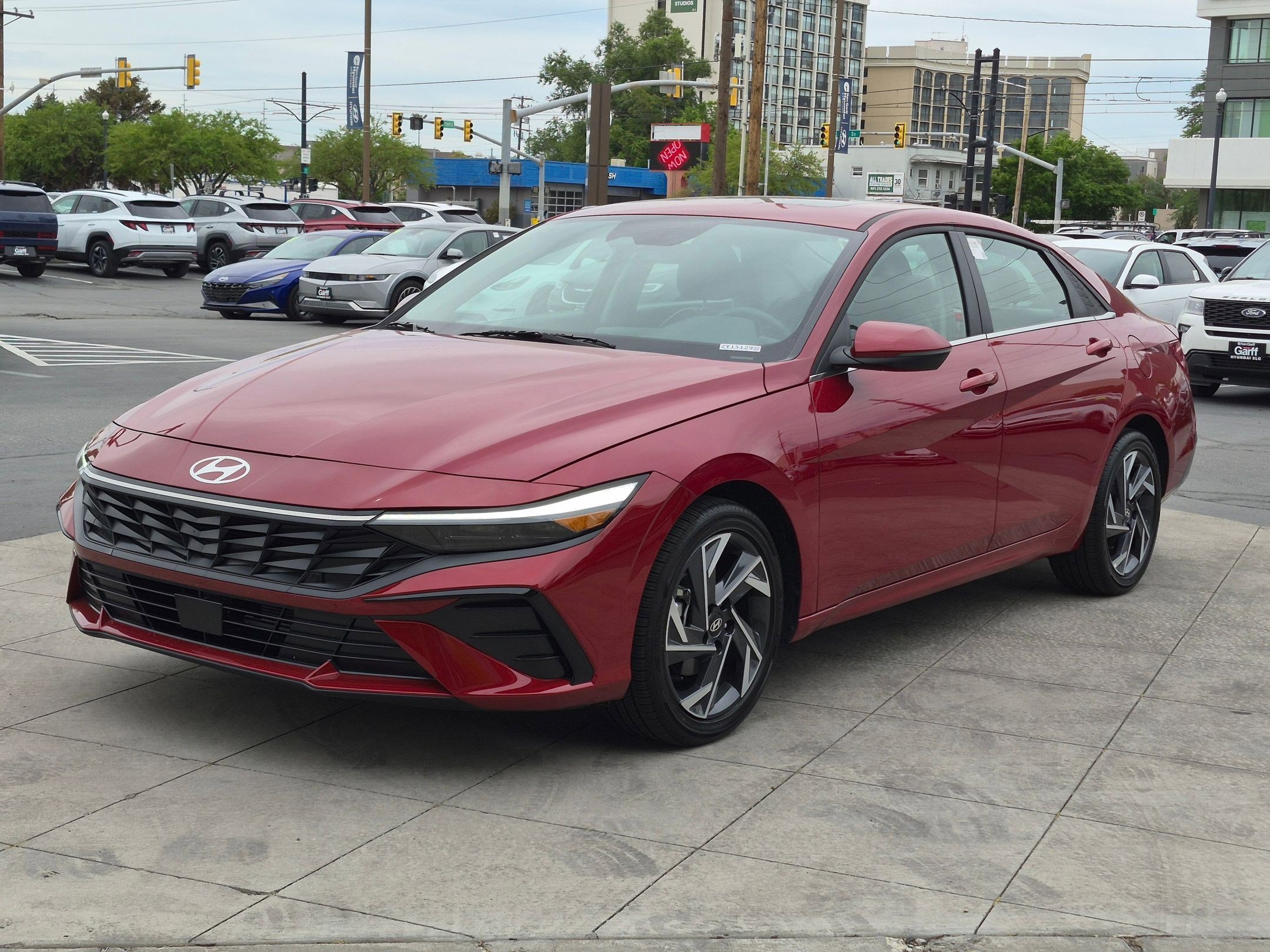 2025 Hyundai Elantra Limited - Photo 9