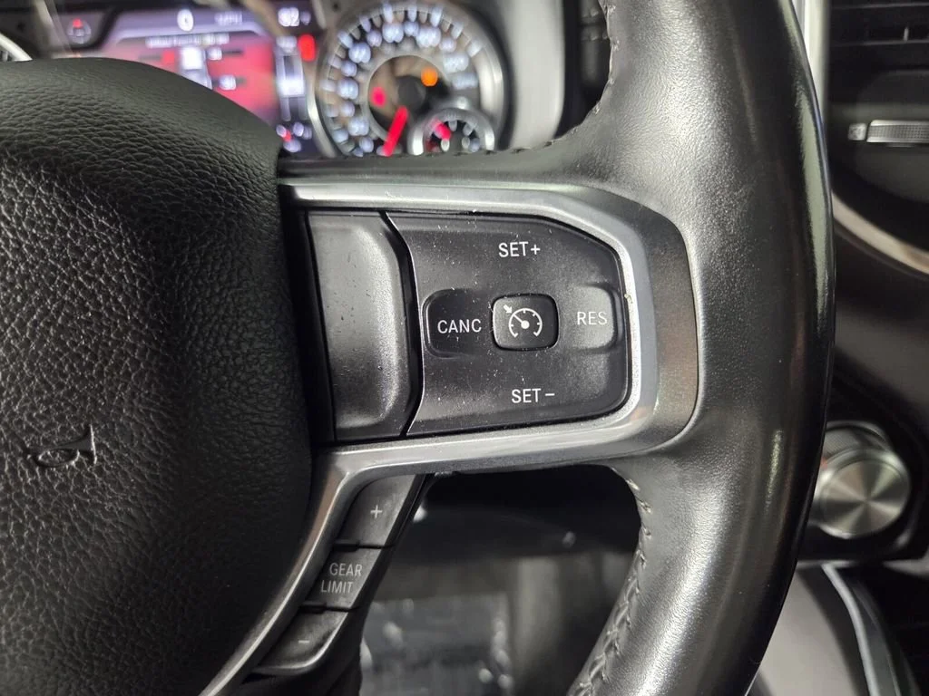 Used 2021 Diamond Black Crystal Pearlcoat Ram Laramie image 17