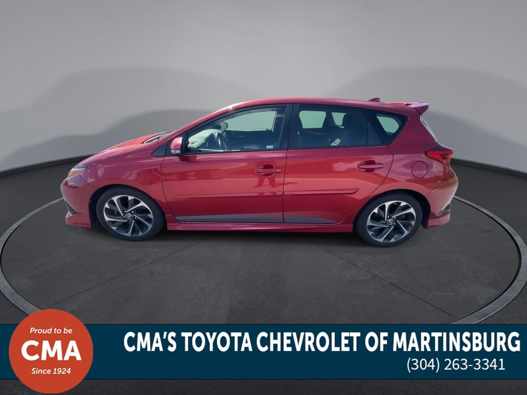 Used 2017 Barcelona Red Metallic Toyota BASE image 5