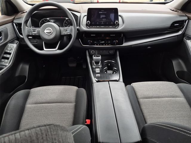 Used 2023 White Nissan SV image 27