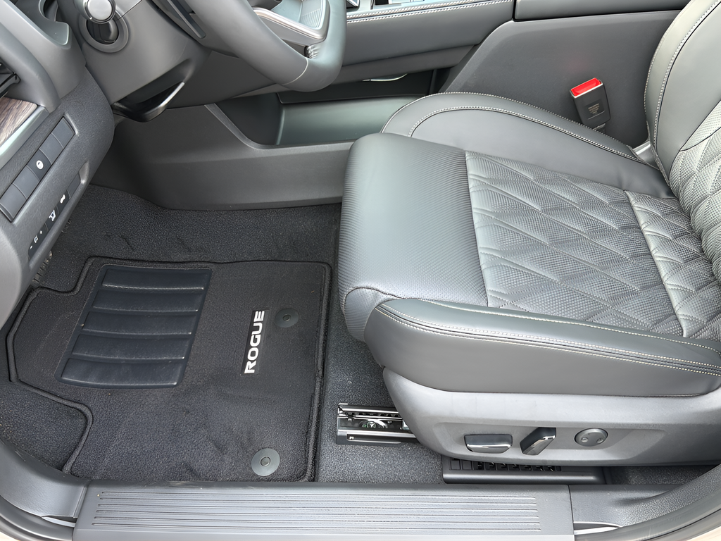 New 2026 Silver Nissan Platinum image 32