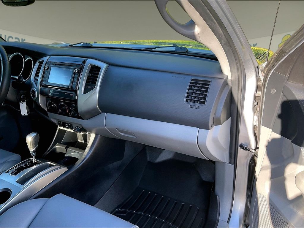 Used 2015 Silver Toyota Base image 13