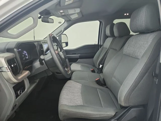 Used 2025 Oxford White Ford XLT image 19