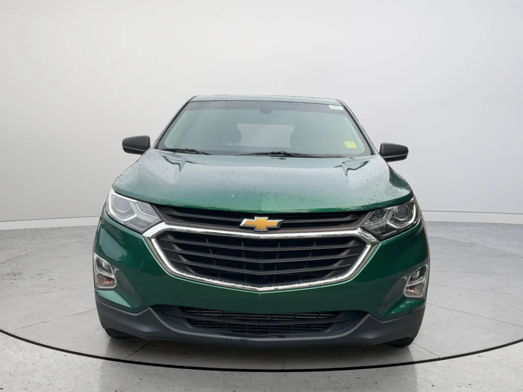 Used 2018 Green Chevrolet LS image 4