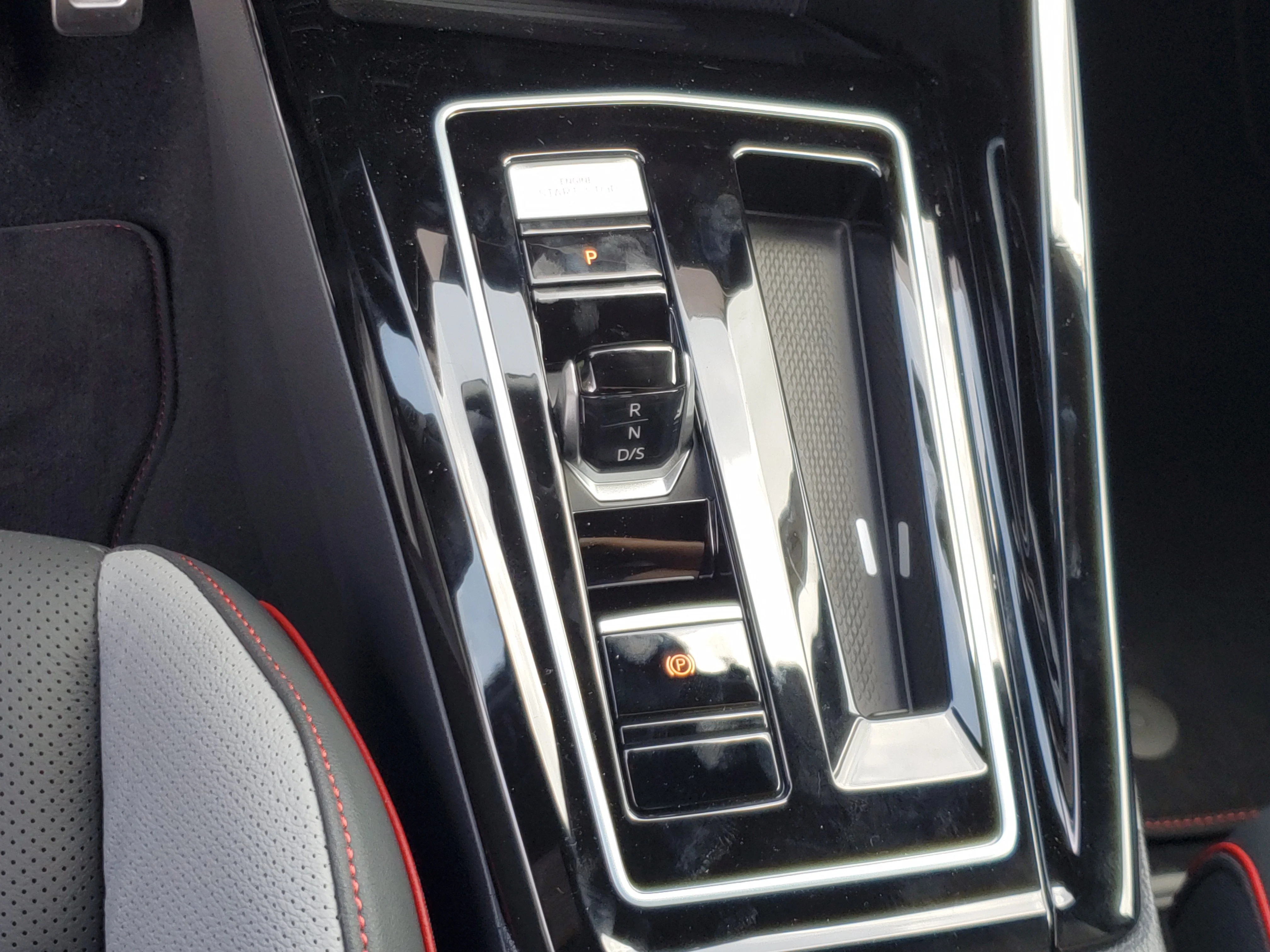 New 2026 White Volkswagen SE image 23