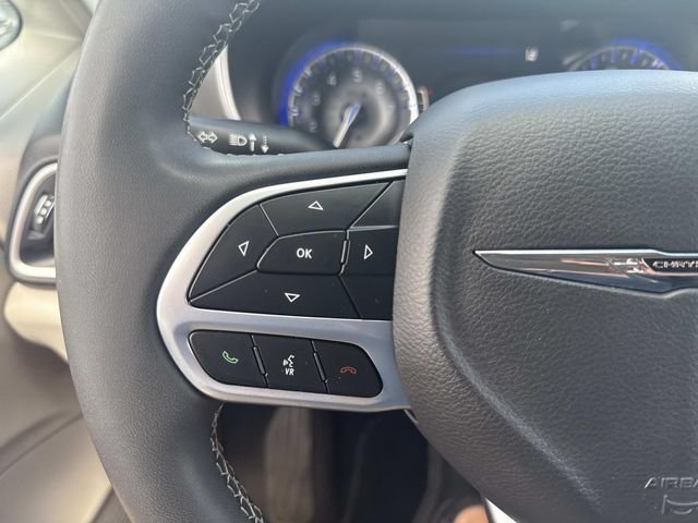 Used 2024 Silver Mist Clearcoat Chrysler Touring L image 28