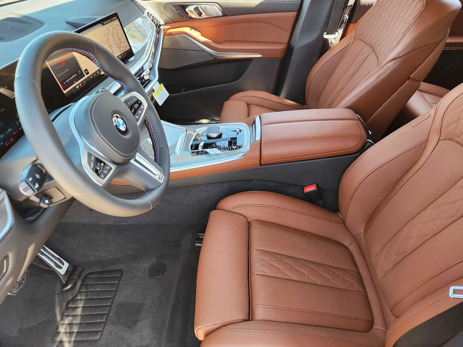 New 2027 Dravit Grey Metallic BMW M60i image 4