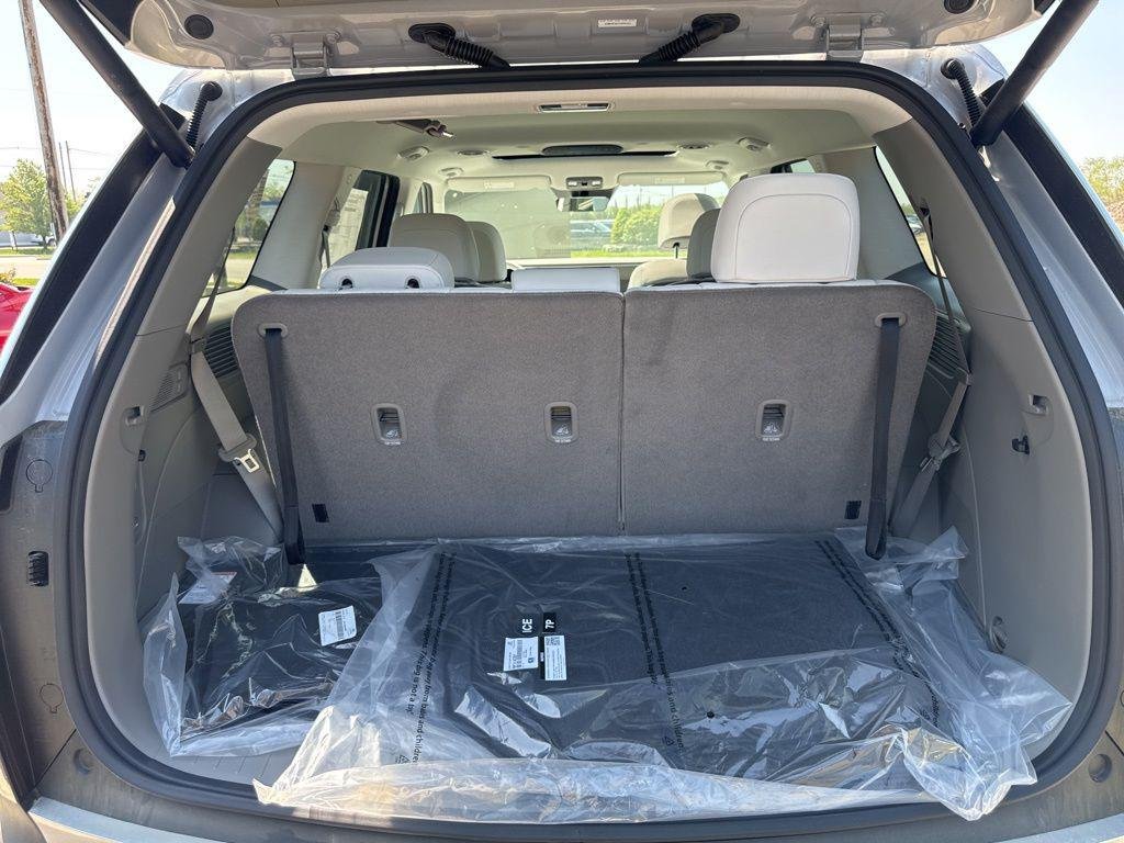 New 2026 Silver Hyundai SEL Premium AWD image 28