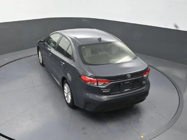 Used 2026  Toyota LE image 27