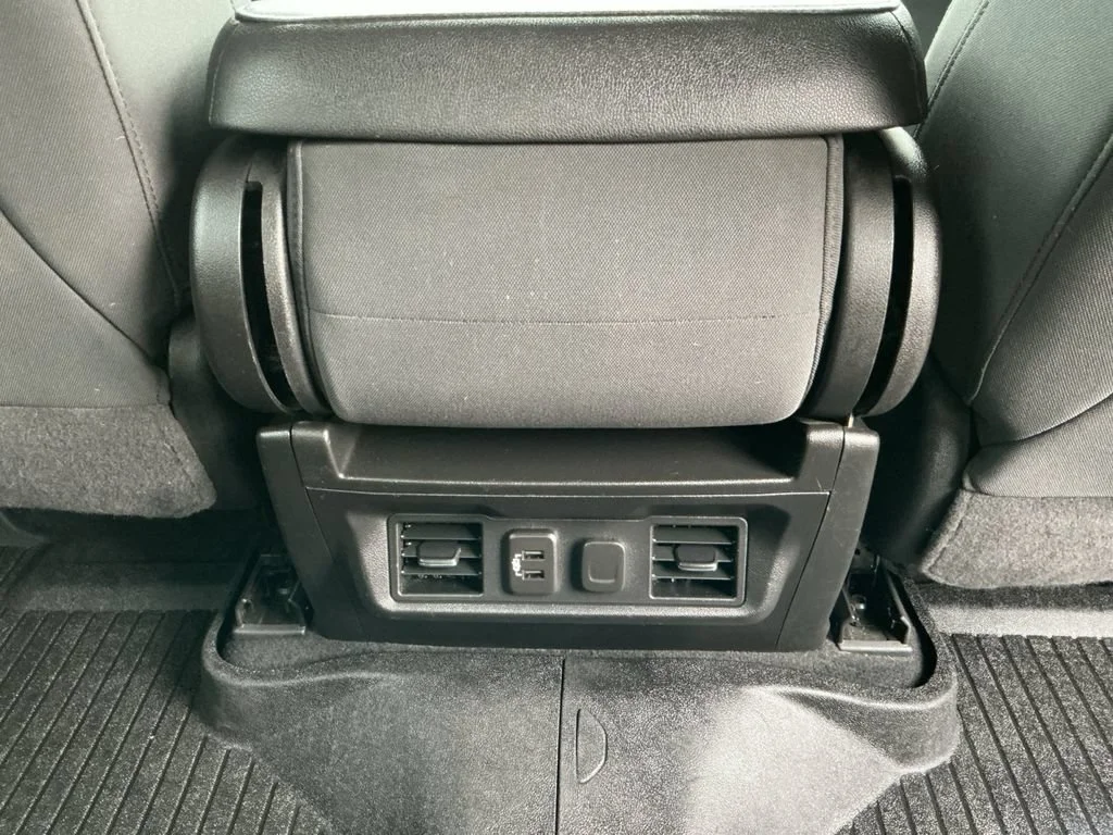 Used 2021 SILVER ICE METALLIC Chevrolet RST image 26