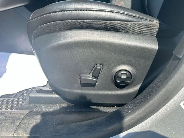 Used 2020 Silver Jeep Latitude Plus image 14