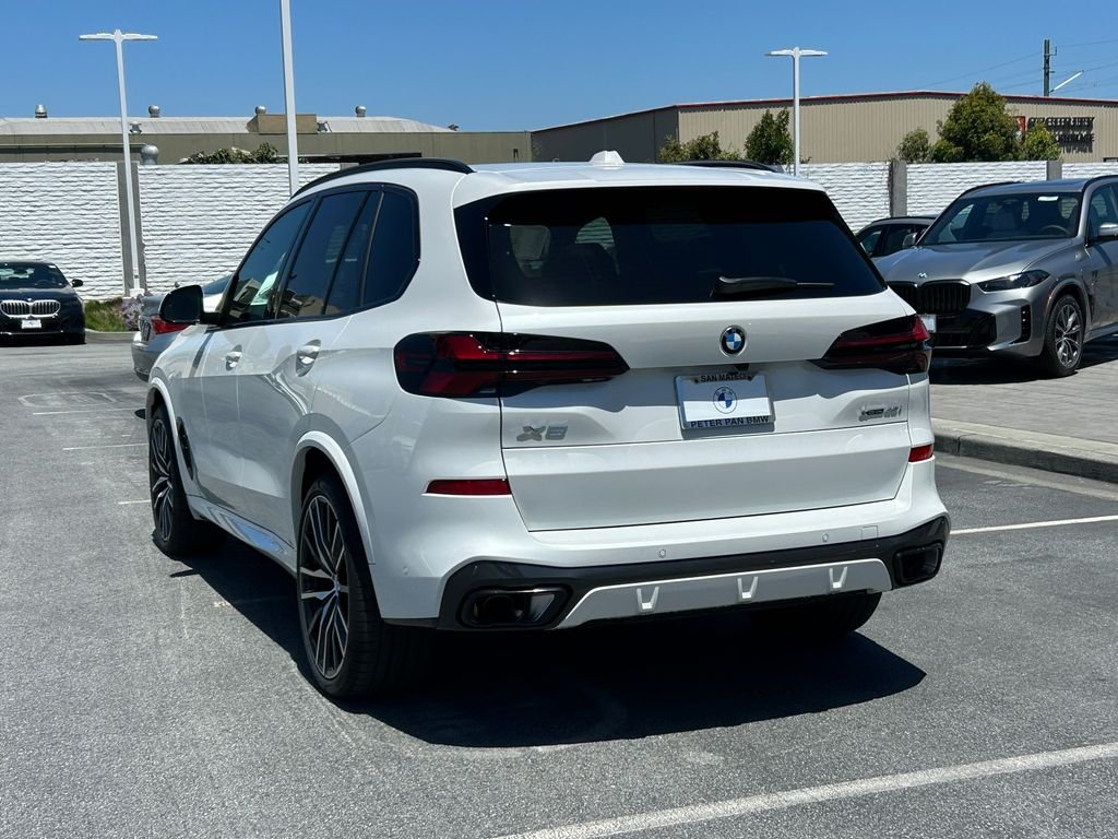 New 2026 Mineral White Metallic BMW xDrive40i image 3