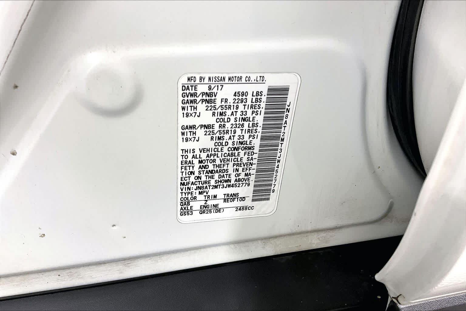 Used 2018 Pearl White Nissan SL image 33
