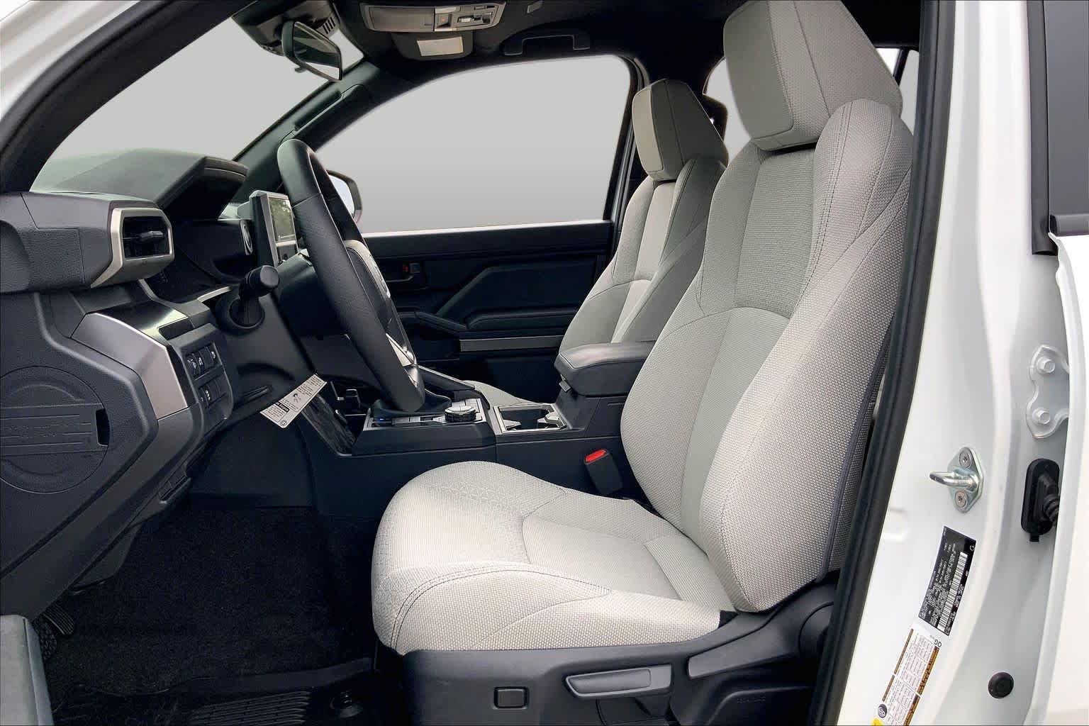 Used 2025 Ice Cap Toyota SR5 image 8