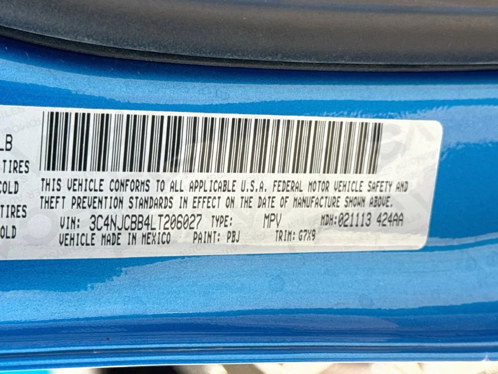 Used 2020 Blue Jeep Latitude image 40