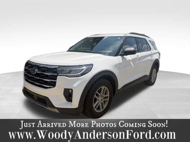 Used 2026 Star White Ford Active image 1