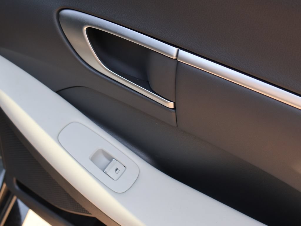2025 Hyundai Sonata Hybrid SEL - Photo 13