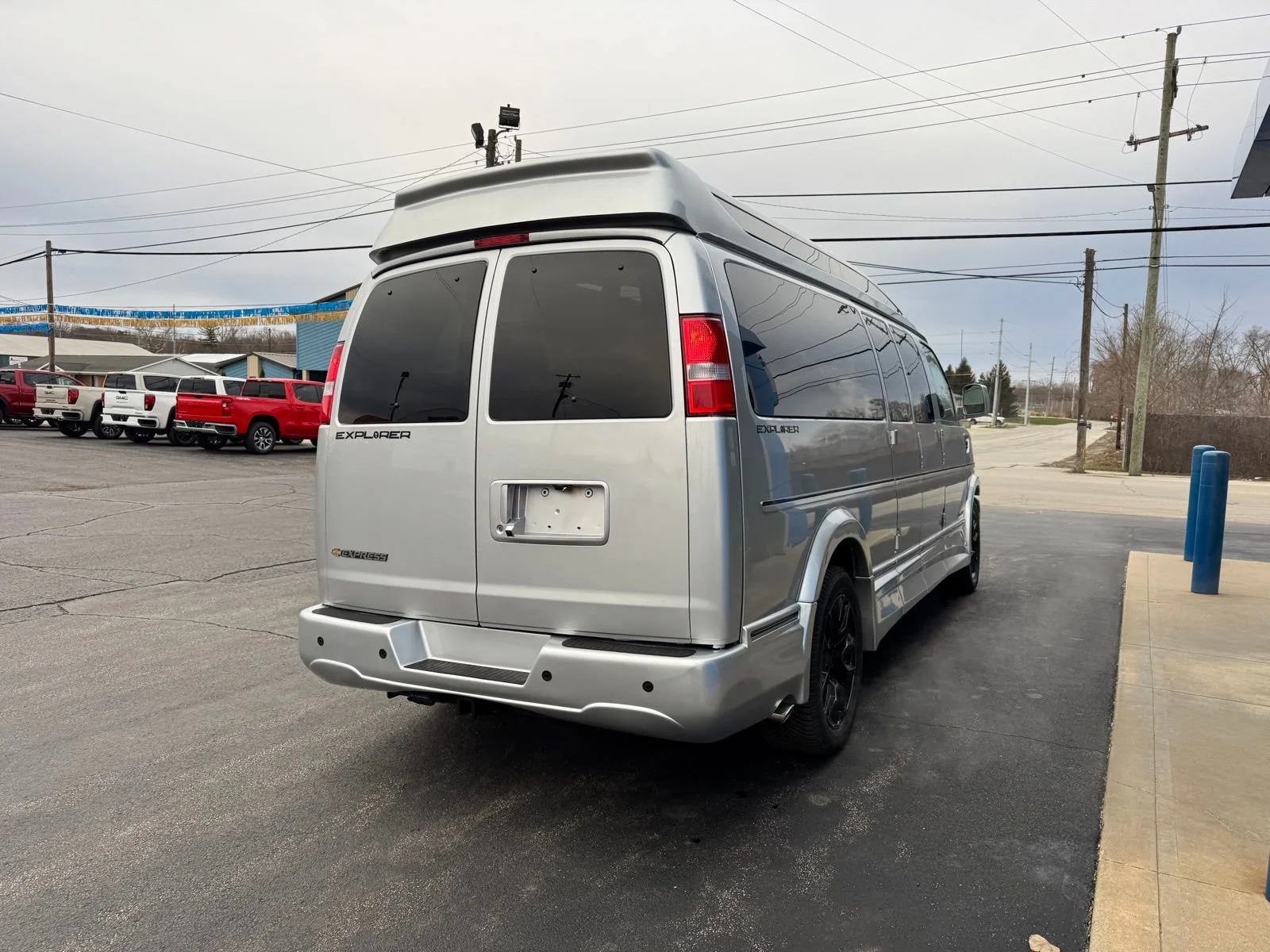 2026 Chevrolet Express Cargo Work Van - Photo 5
