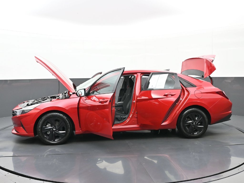 Certified Used 2022 Red Hyundai SEL image 40