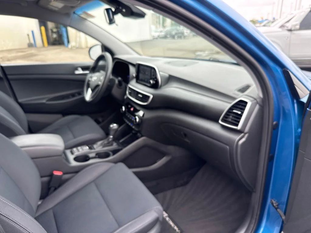 Used 2020 Aqua Blue Hyundai Value image 32