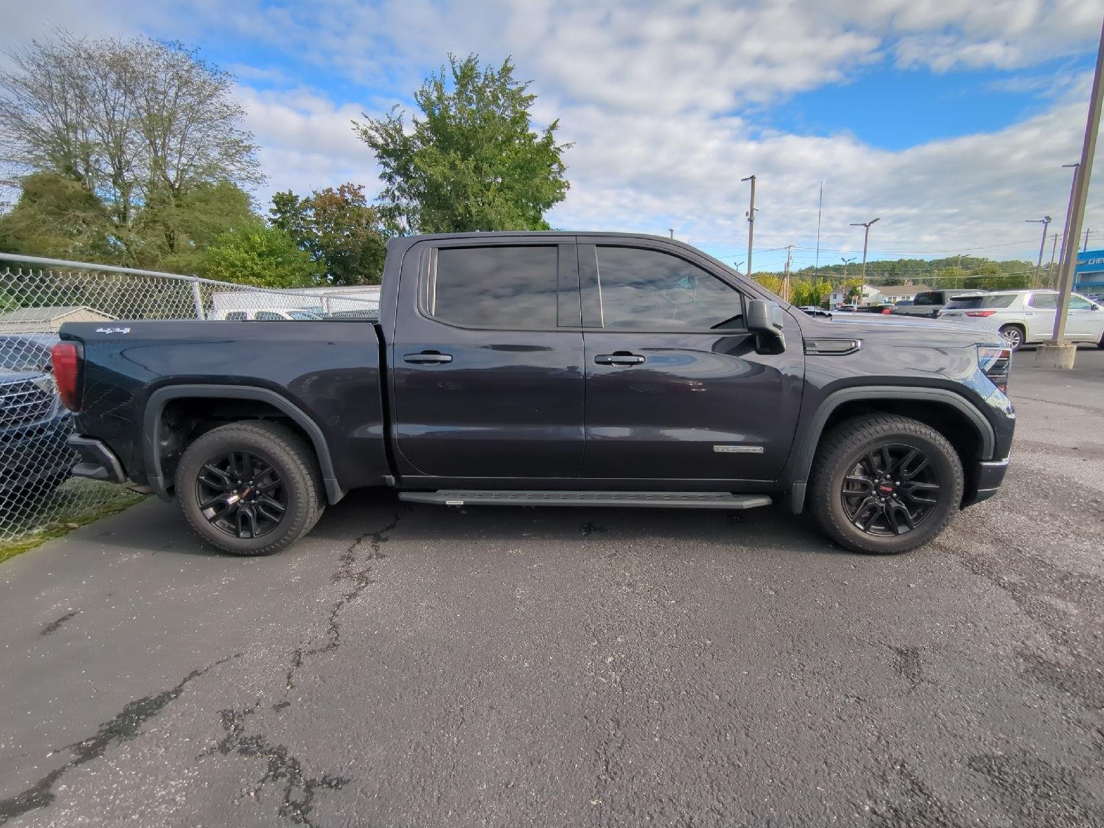 Used 2023 Gray GMC Elevation image 6