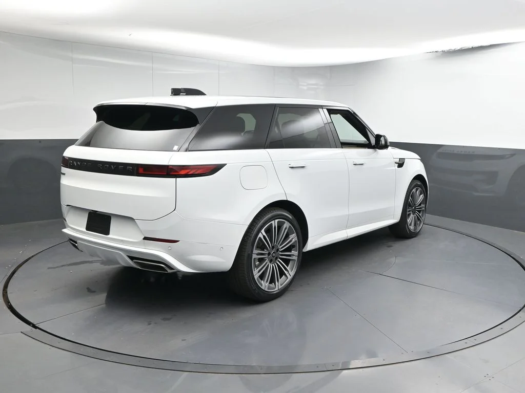 Certified Used 2025 White Land Rover Dynamic SE image 22