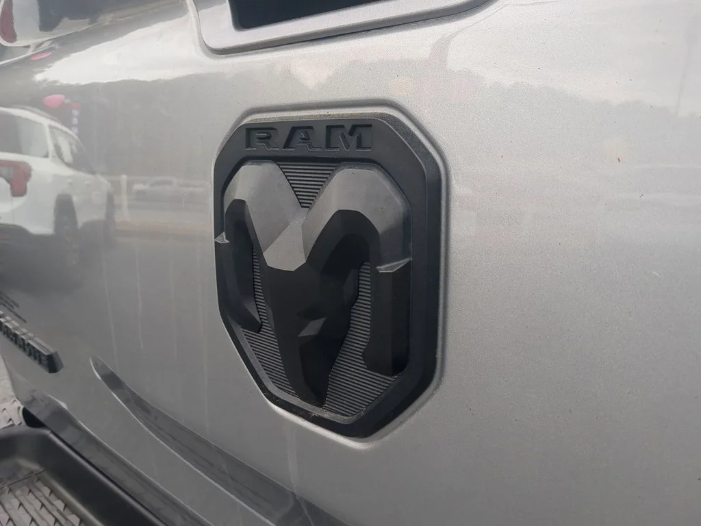 Used 2022 Billet Silver Metallic Clearcoat Ram Laramie image 28