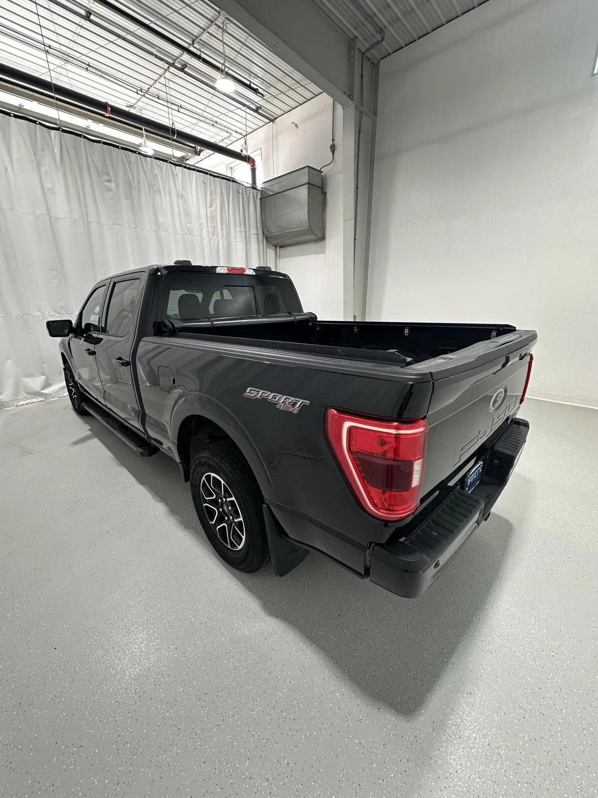 Used 2021 Agate Black Metallic Ford XL image 3