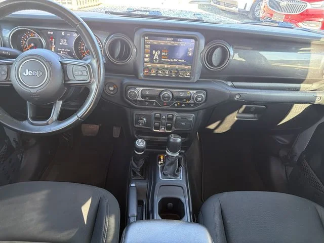 Used 2020 Silver Jeep Altitude image 15