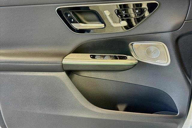 New 2026 Polar White Mercedes-Benz GLC 300 image 46