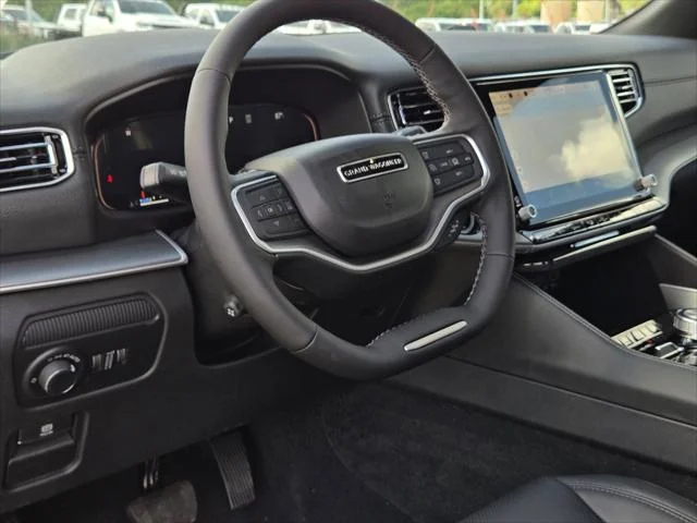 New 2026 High Gloss Black Exterior Paint Jeep Limited Altitude image 17