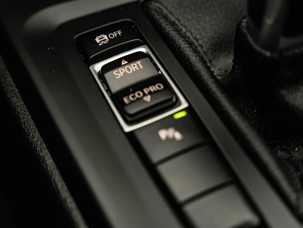 Used 2021 Black Sapphire Metallic BMW sDrive28i image 40
