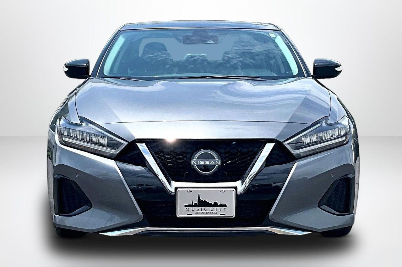 Used 2023 Gun Metallic Nissan SL image 2