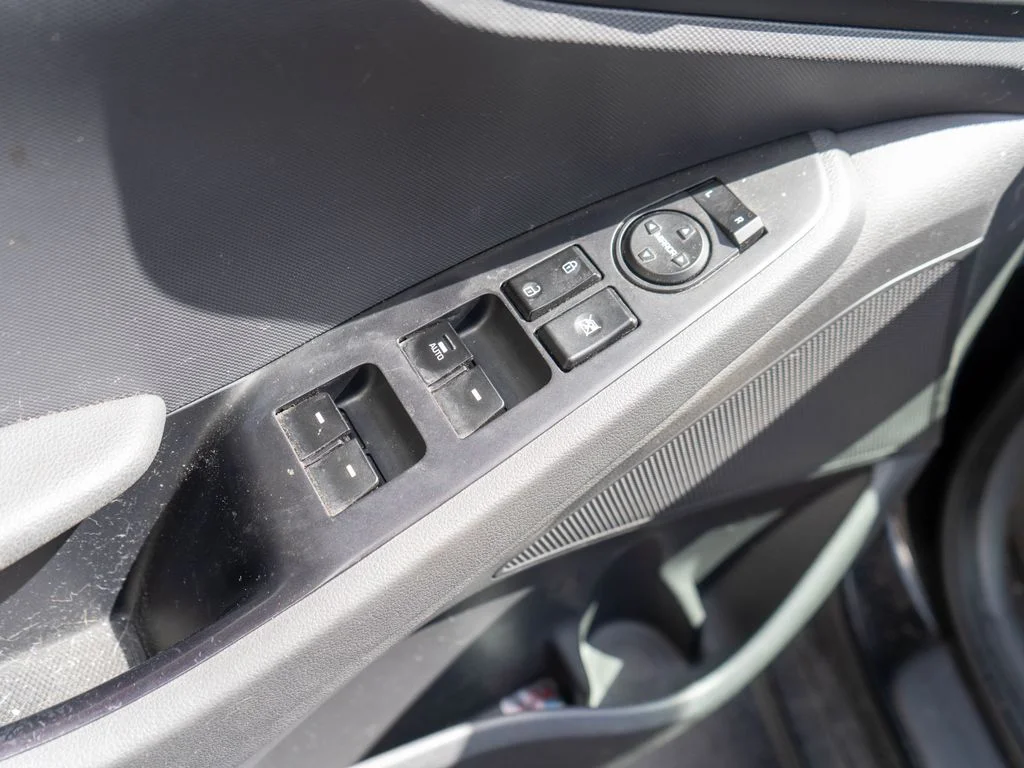 Used 2017 Black Hyundai SEL image 25