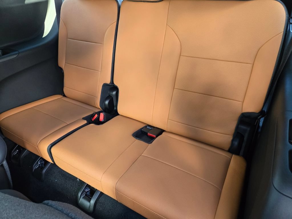 2027 Chevrolet Traverse Z71 - Photo 10