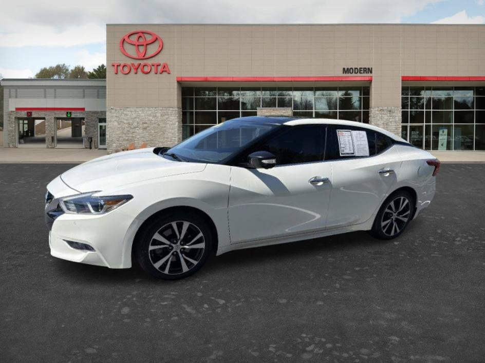 Used 2016 Pearl White Nissan 3.5 Platinum image 1