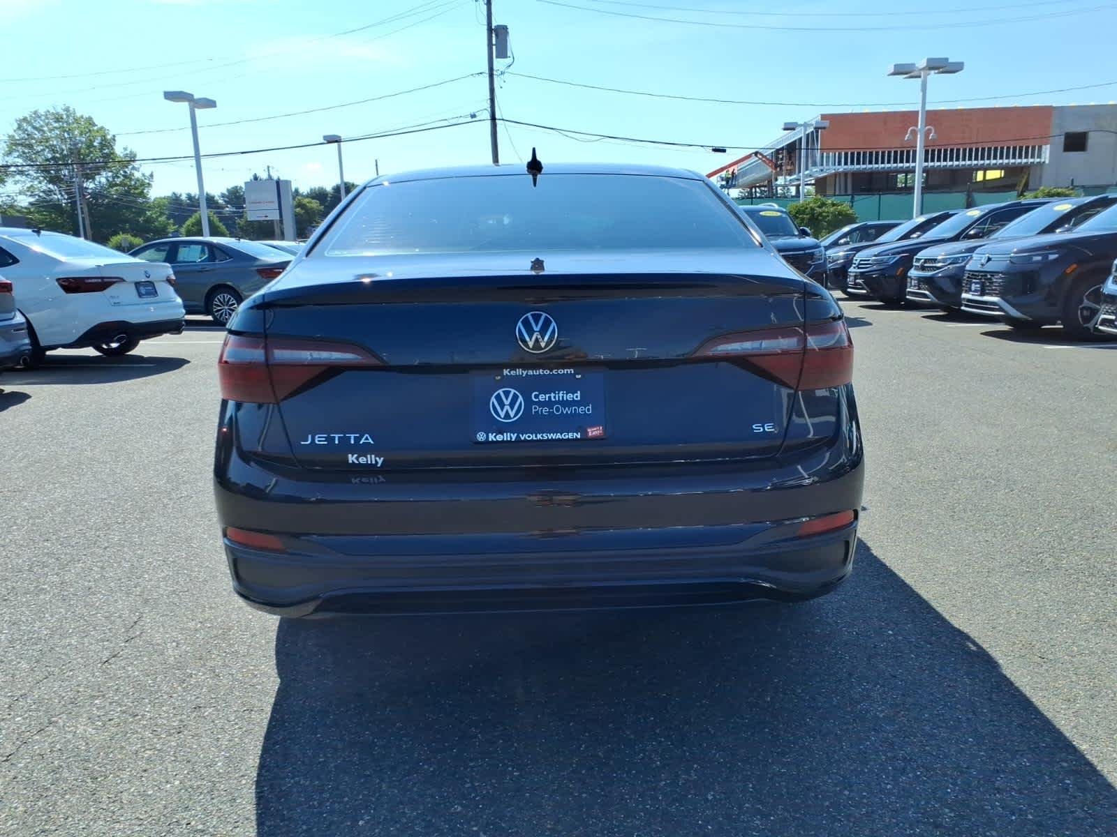 Certified Used 2024 DEEP BLACK PEARL EFFECT Volkswagen SE image 6