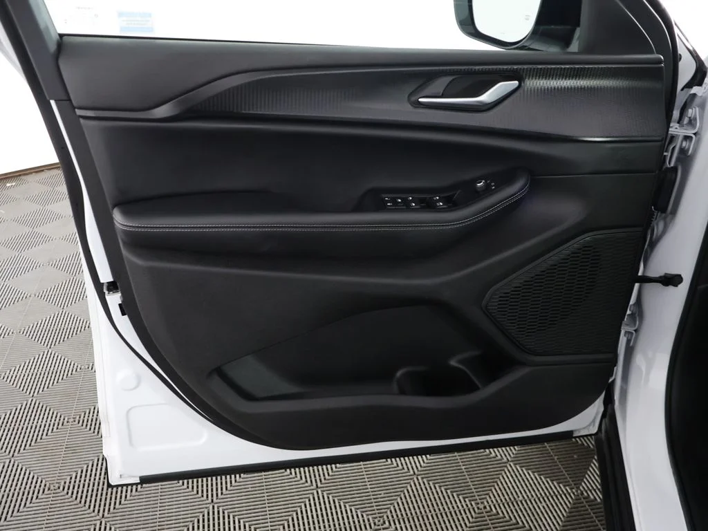 Used 2025 Bright White Clearcoat Jeep Altitude image 22