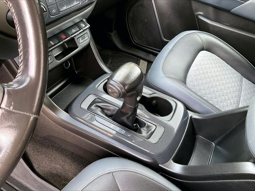Used 2018 Gray Chevrolet Z71 image 20