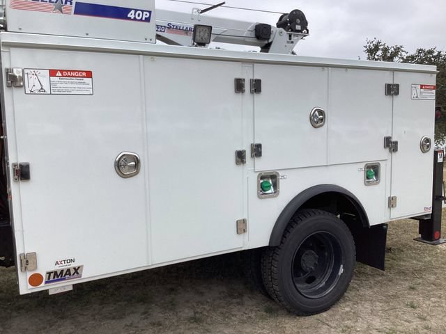 New 2024 Summit White Chevrolet Work Truck image 22