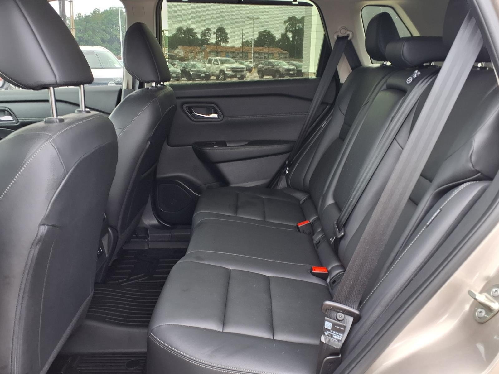 2024 Nissan Rogue SL Silver at Robbins Nissan