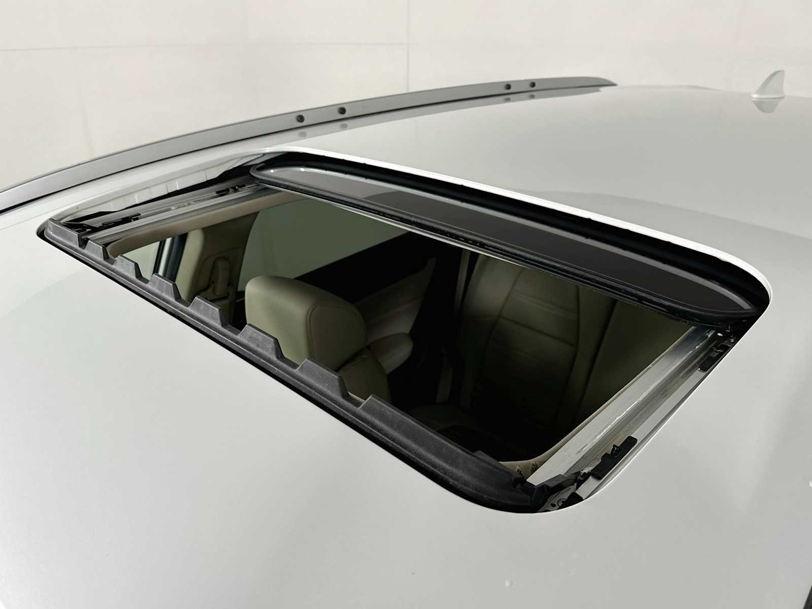 Used 2021 Platinum White Pearl Honda Touring image 20