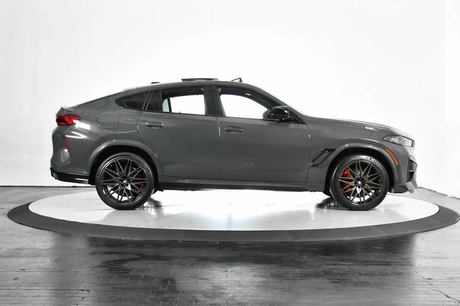 Used 2025 Dravit Grey Metallic BMW  image 7