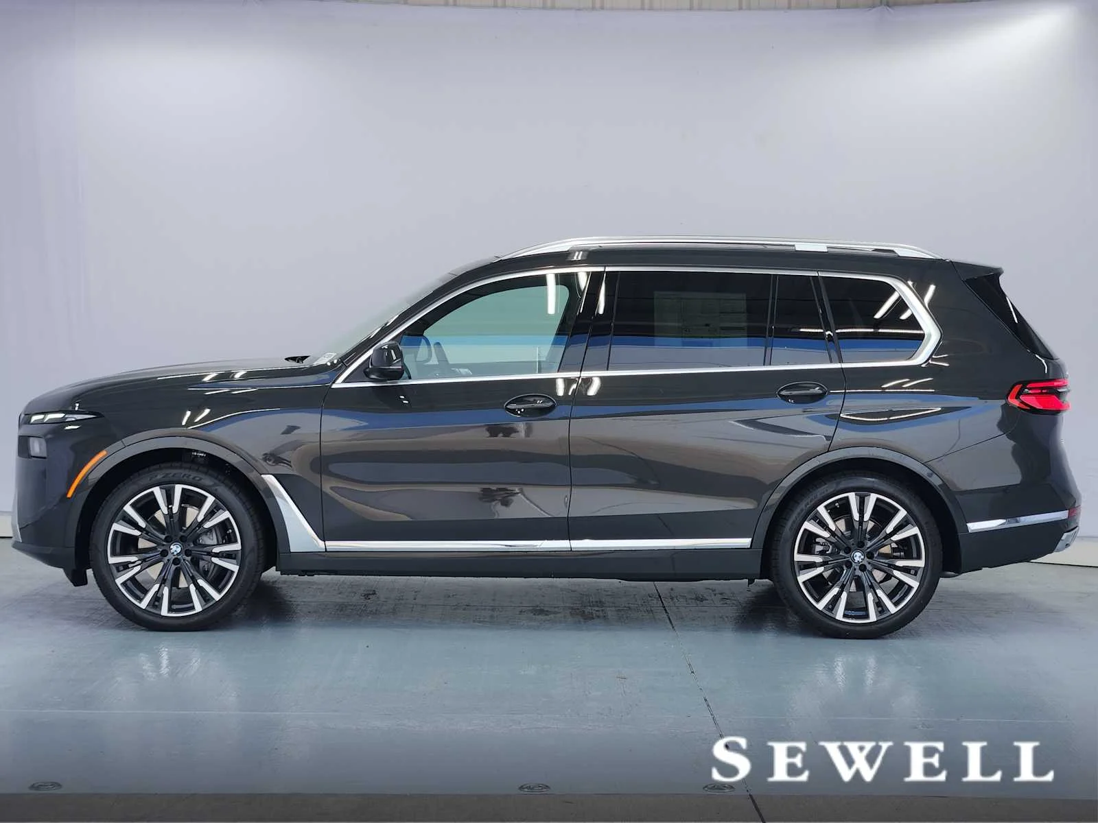 New 2026 Dravit Grey Metallic BMW xDrive40i image 2