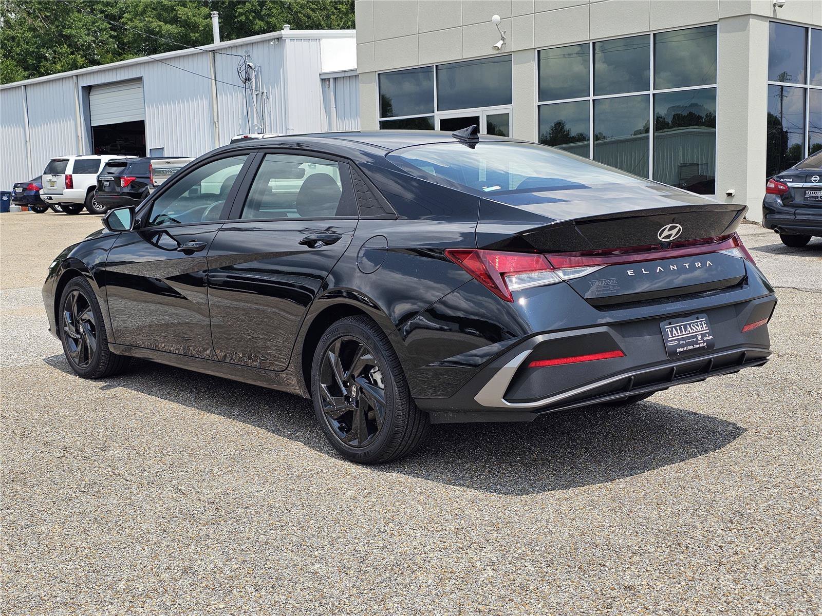 Used 2026 Abyss Black Hyundai SEL Sport image 11