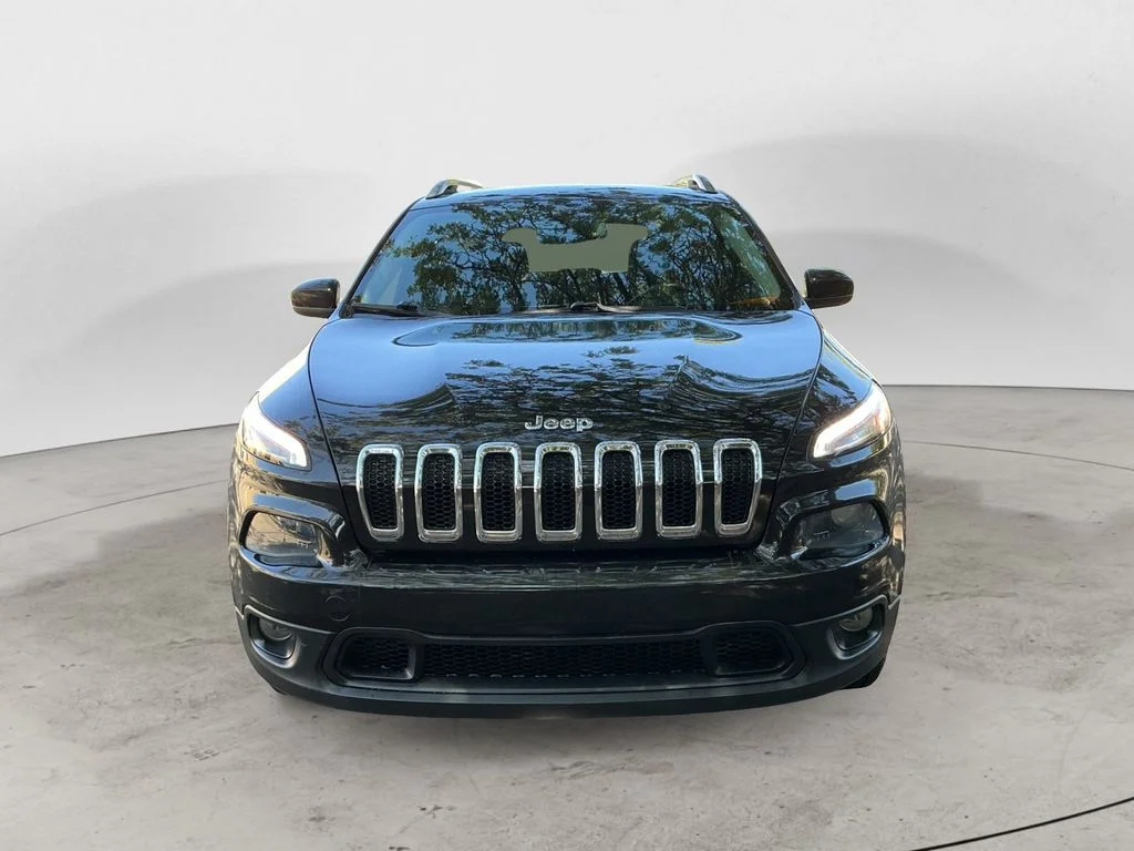 Used 2014 Black Jeep Latitude image 2