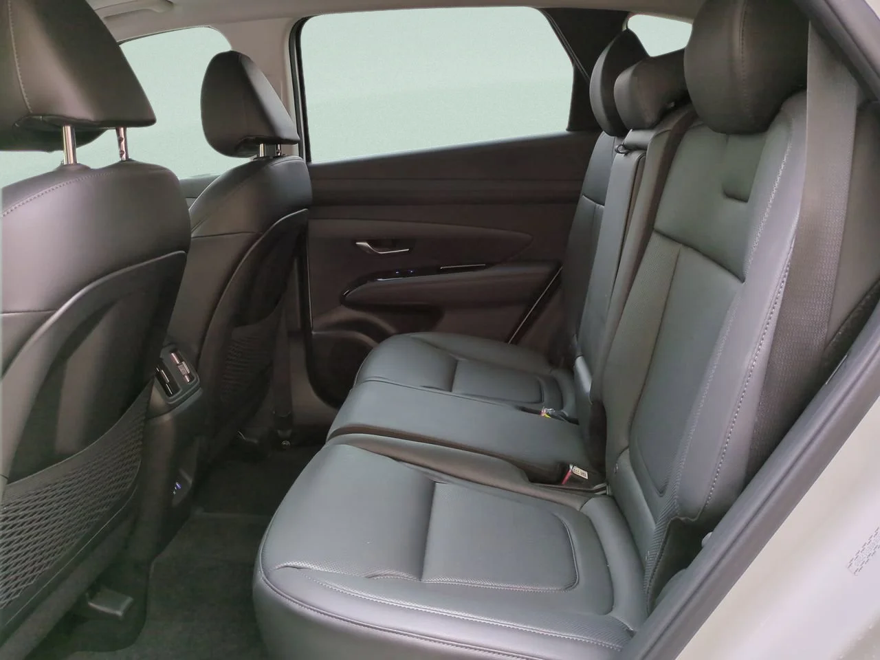 Used 2025 Serenity White Pearl Hyundai Limited image 10