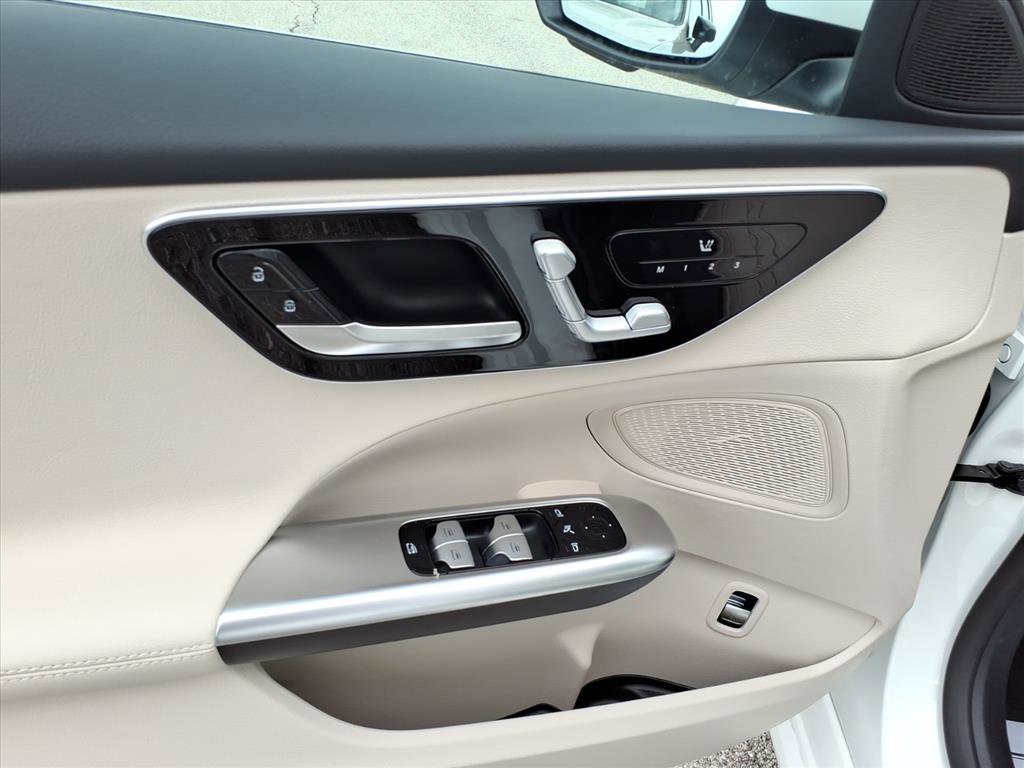 New 2026 Polar White Mercedes-Benz C 300 image 34